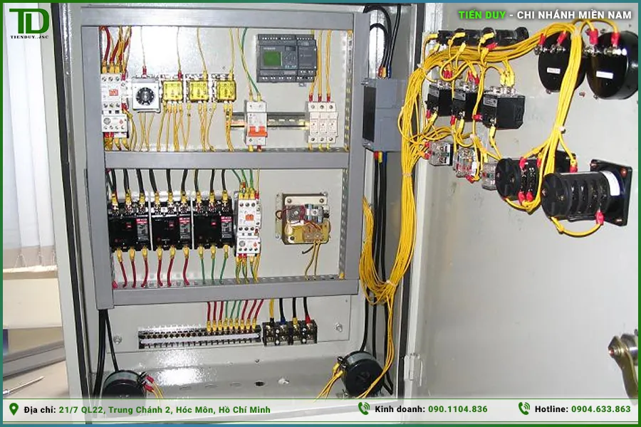 Ứng dụng của cầu đấu domino trong tủ điện chiếu sáng nhà xưởng (hình 3)