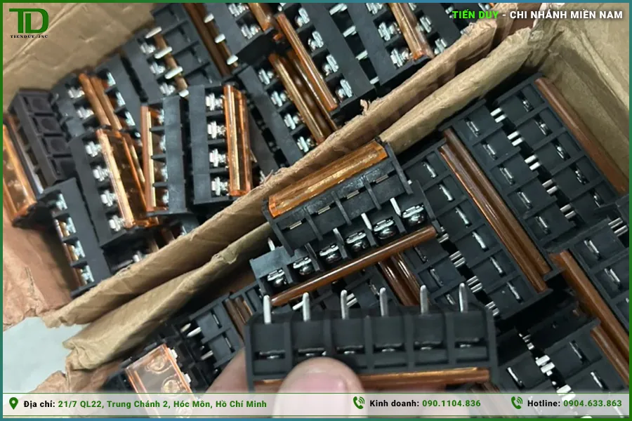 Ứng dụng của cầu đấu domino trong tủ điện chiếu sáng nhà xưởng (hình 5)