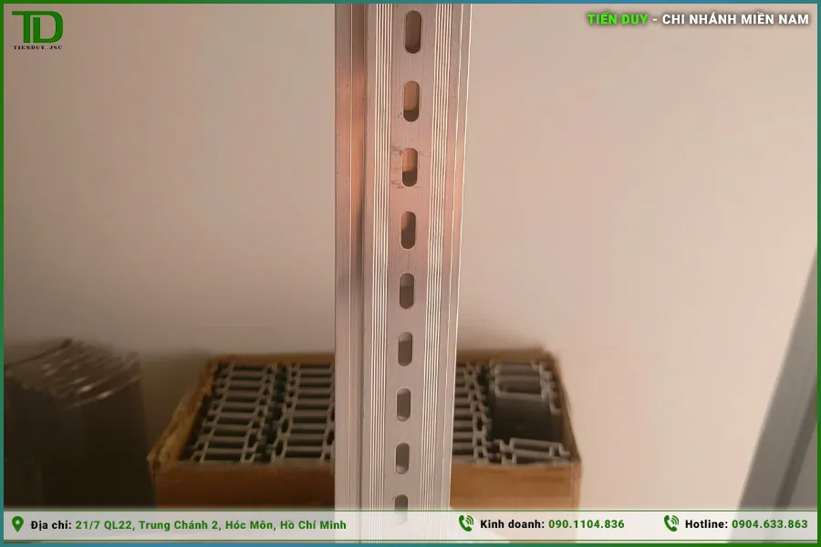 Ứng dụng thanh din tủ điện dùng để gá aptomat và contactor (hình 4)