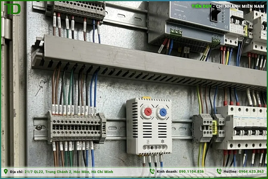 Tổng quan về cảm biến nhiệt tủ điện: Cấu tạo, nguyên lý và cách chọn mua chuẩn kỹ thuật (Hình 2)
