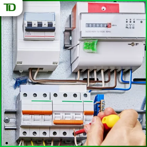 Tổng quan về thiết bị tủ điện và giải pháp tối ưu chi phí cho xưởng lắp ráp