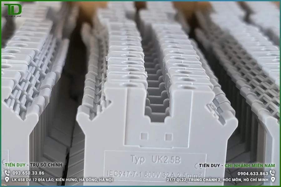 UK 2.5B Cầu đấu dây 32A lắp thanh ray (hình 1)