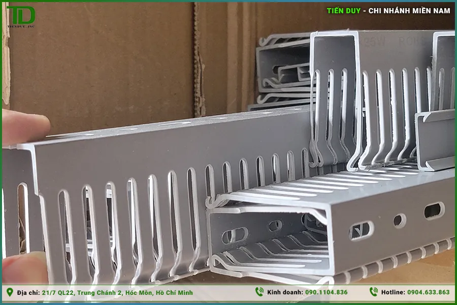 Tiêu chuẩn chọn máng nhựa tủ điện Chaer cho nhà xưởng (hình 1)