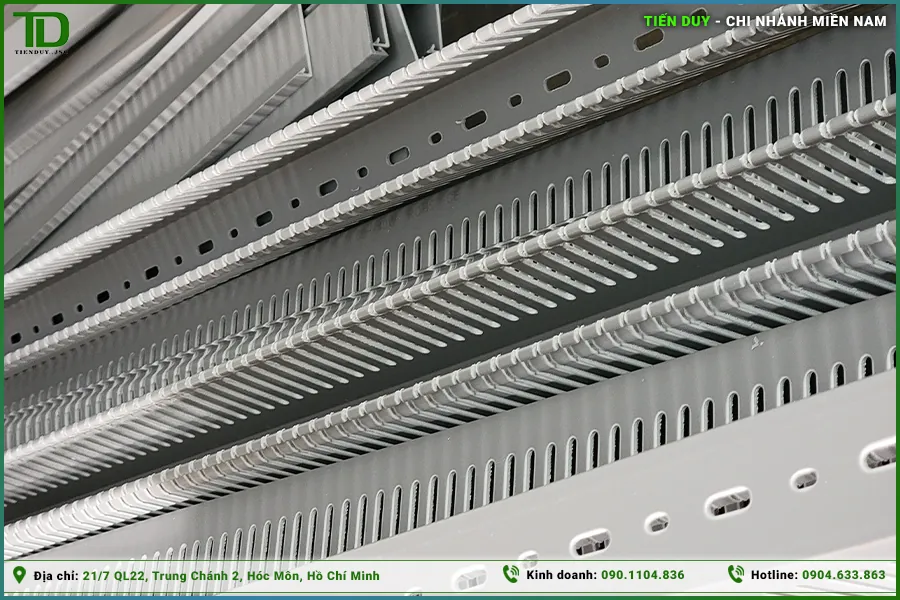 Tiêu chuẩn chọn máng nhựa tủ điện Chaer cho nhà xưởng (hình 5)