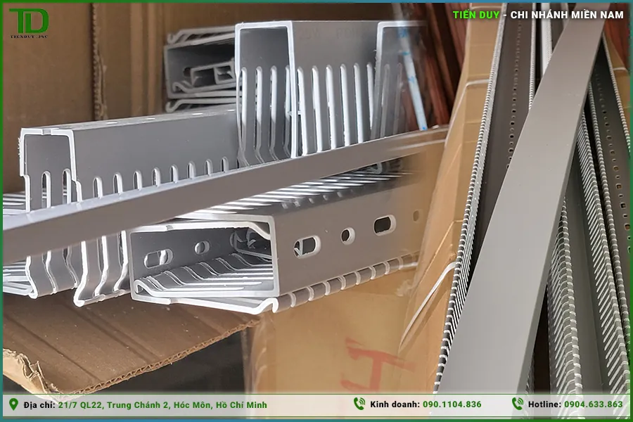 Phân phối máng nhựa Chaer cho tủ điện nhà xưởng Miền Nam (hình 1)