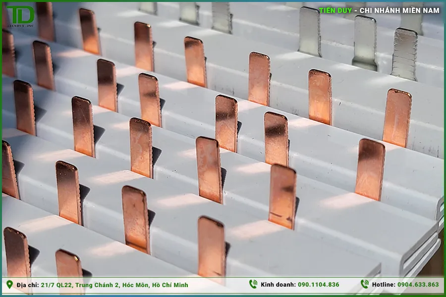 Thanh nối aptomat Chaer 3 pha giúp tiết kiệm dây dẫn và thời gian (hình 4)