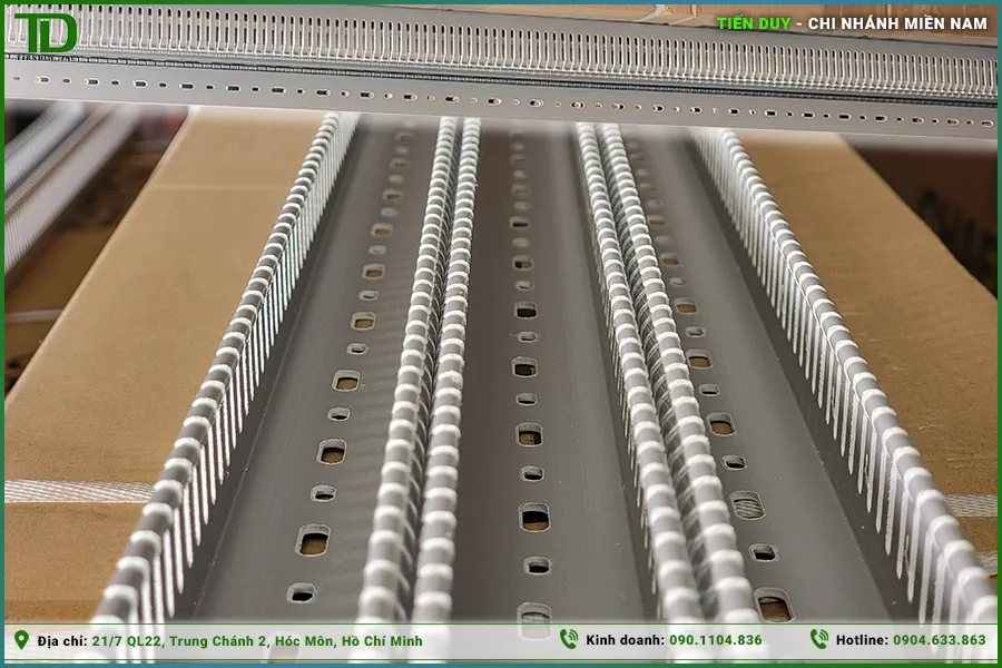 Ứng dụng máng đi dây Chaer cho tủ bảng điện (Hình 2)