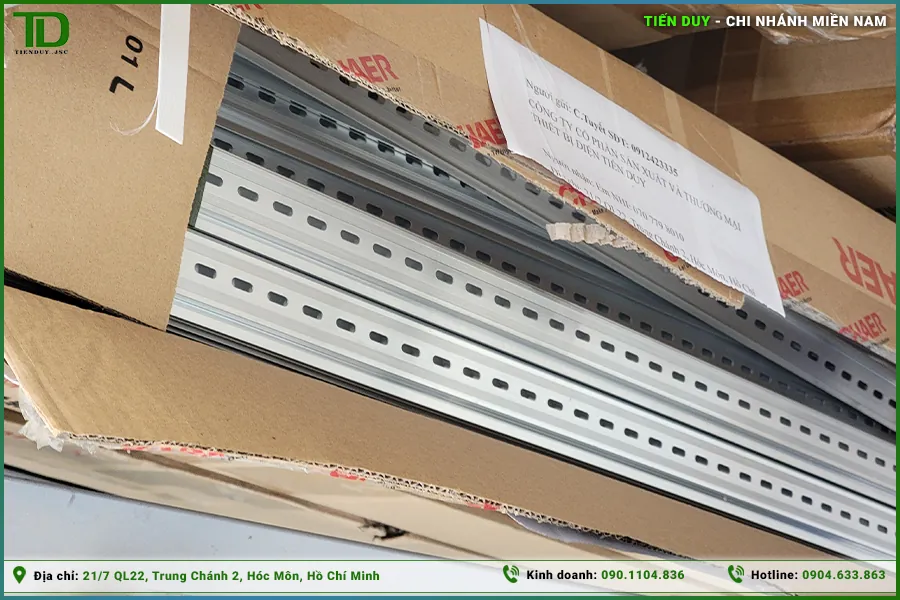 Chặn ray và phụ kiện thanh DIN Chaer tủ điện (hình 1)